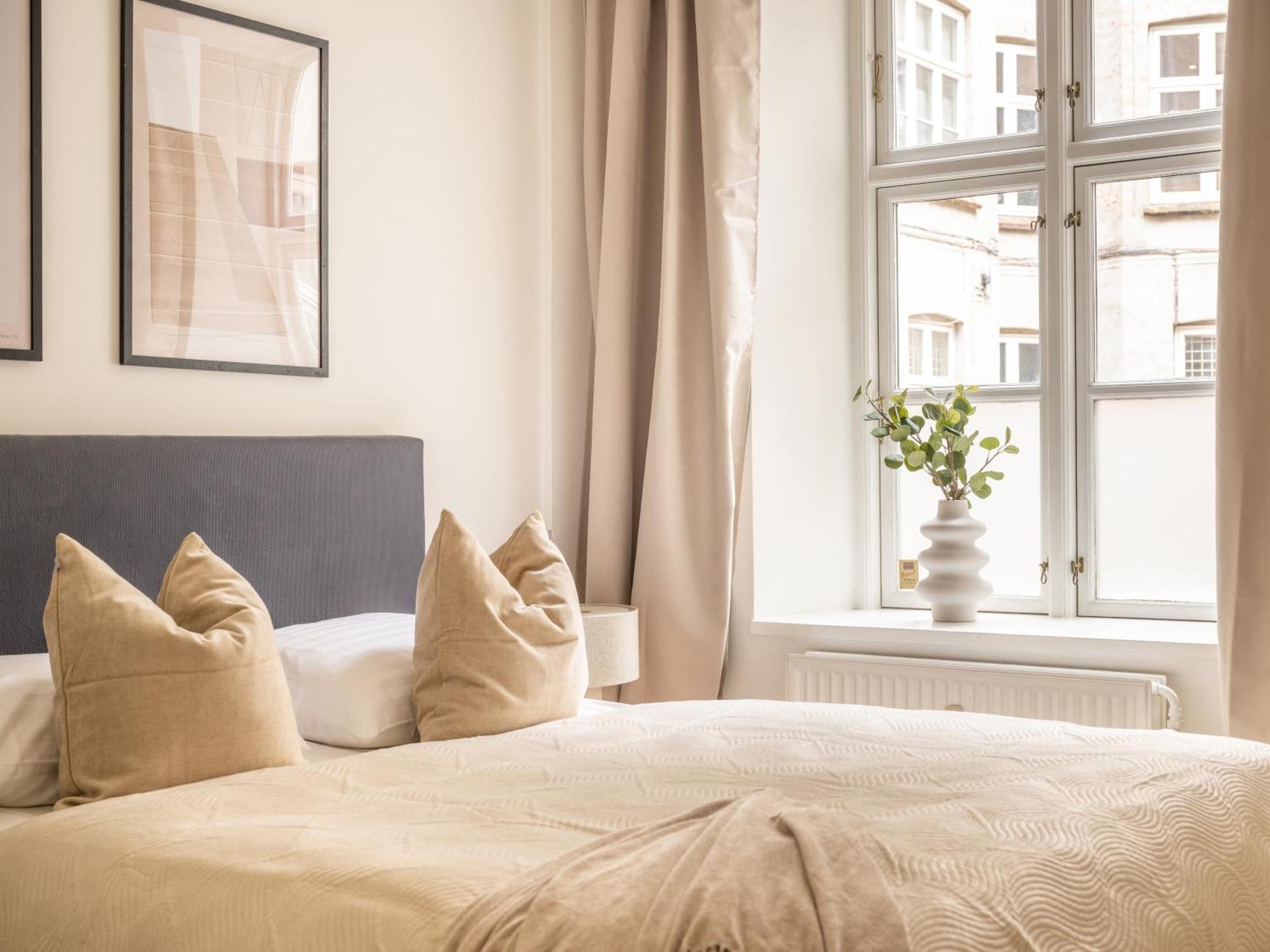 Sanders Noble - Fantastic 4-Bdr Apt In The Capital København Eksteriør billede